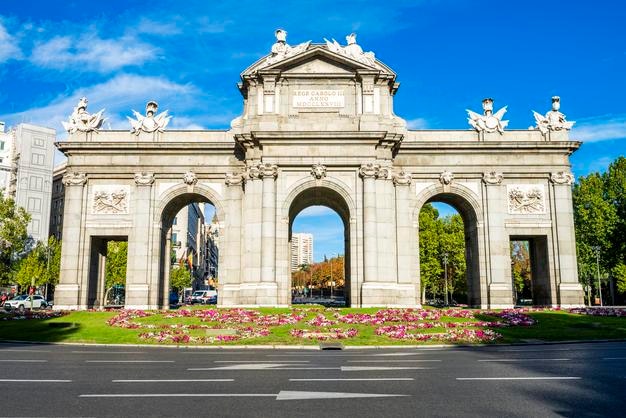 La porta di alcalà madrid