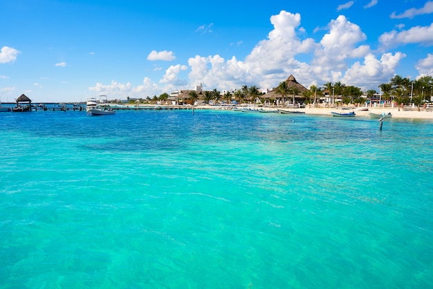 Foto spiaggia di puerto morelos in riviera maya