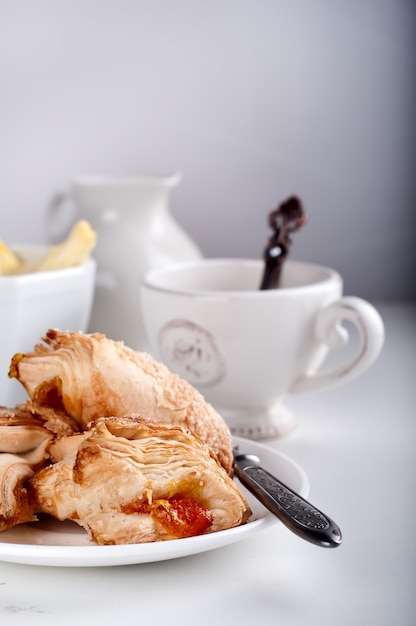 Puff cookieswith english tea