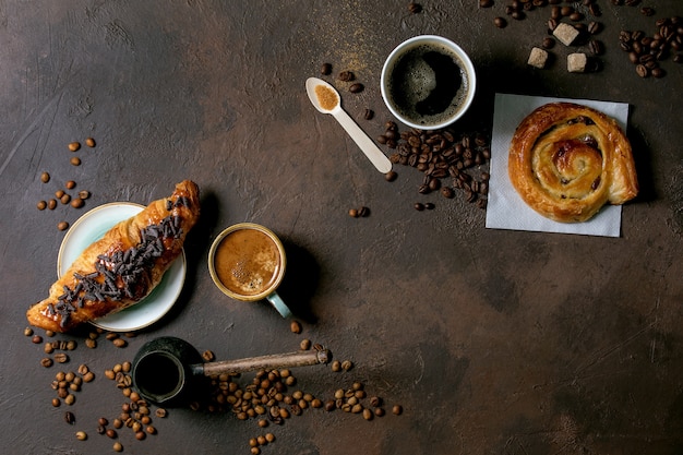 Puff pastry buns and croissant