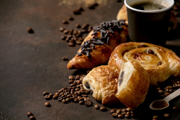 Puff pastry buns and croissant