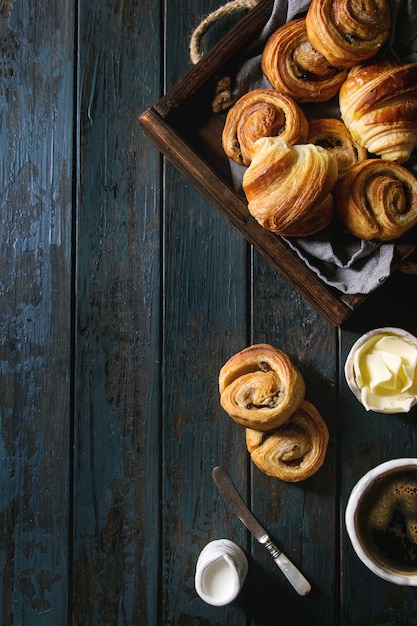 Puff pastry buns