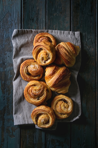 Puff pastry buns