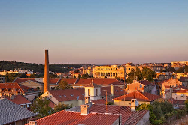 Photo pula, croatia cityscape