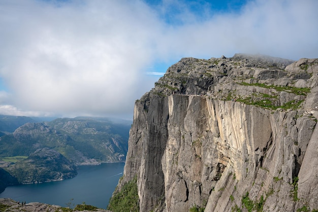 プルピット ロック Preikestolen 美しい自然ノルウェー