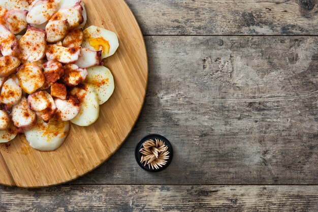 Pulpo a la gallega galicische octopus op hout