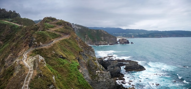 Punta socastro는 punta fucino do porco 절벽과 바다 전망 Galicia Spain 파노라마 보기라고도 합니다.