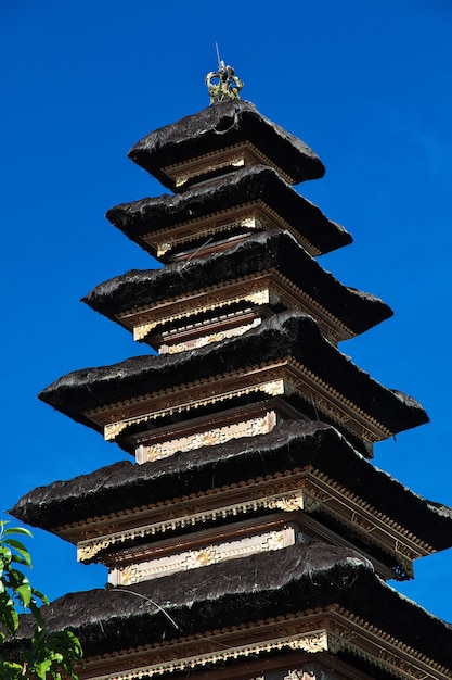 Tempio di pura besakih sull'isola di bali, indonesia