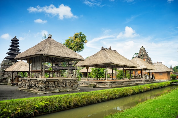 Photo pura taman ayun, hindu temple in bali, indonesia