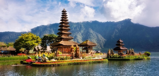 Photo pura ulun danu bratan hindu temple on bali island indonesia