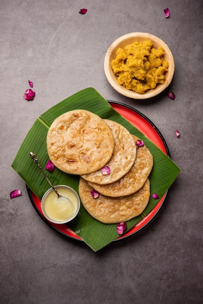 Puran poli Puran roti Holige Obbattu of Bobbattlu is Indiase zoete flatbread uit Maharashtra