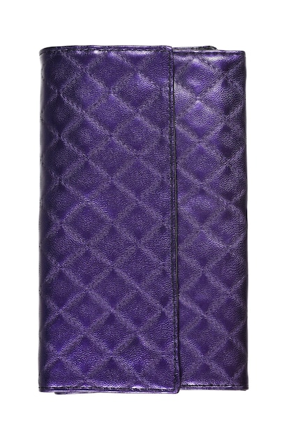 Фиолетовый футляр для кистей для макияжа на белом фоне Концепция ухода за кожей