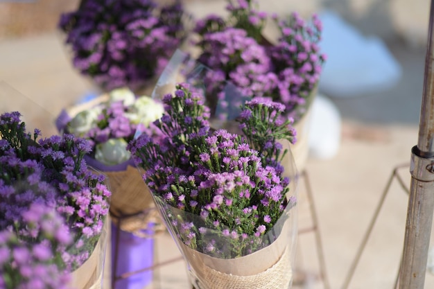 晴れた日に紫の花束