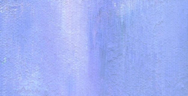 Фиолетовая краска на стене