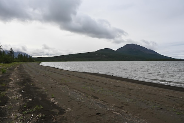 Putorana plateau Bergkist op Lake Glubokoe