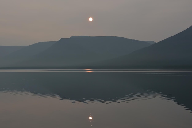 Putorana Plateau Mist op een bergmeer