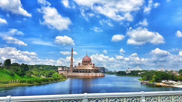 Foto putra jaya maleisië op 21 mei 2023 putra-moskee of in het maleis