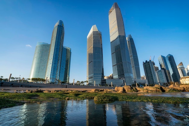 Qingdao moderno edificio per uffici vista sulla strada