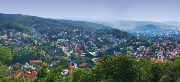 Причудливая деревня в Гарце Живописная деревня в Гарце, Германия