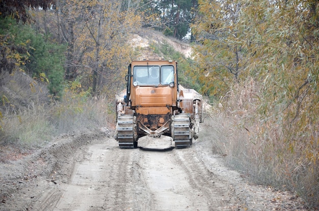 Quarry aggregate with heavy-duty machinery