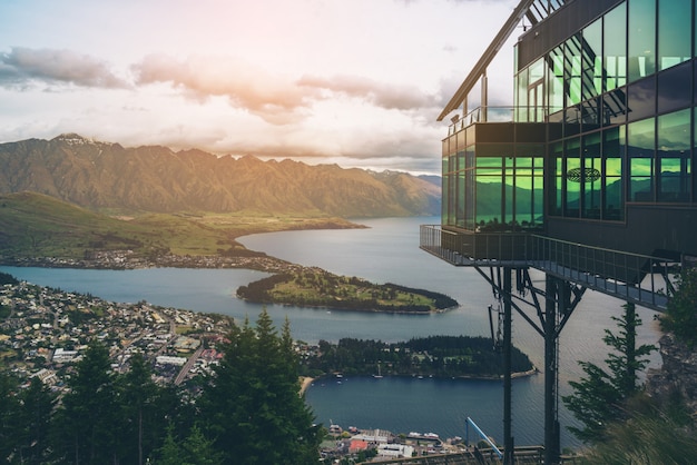 Queenstown, Nieuw-Zeeland in panoramisch uitzicht.