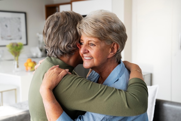 Photo queer eldery couple medium shot