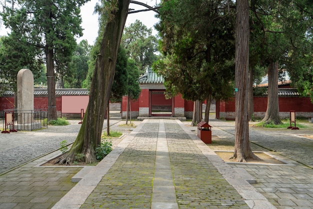 曲阜孔子廟と中国-ユネスコ世界遺産の墓地