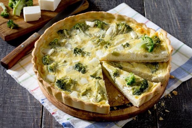 Quiche Lauren with broccoli and cheese