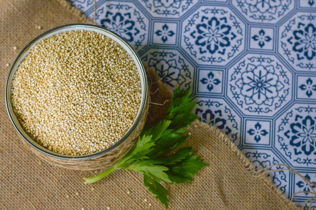 Quinoa gezond en natuurlijk voedsel. Glutenvrij.