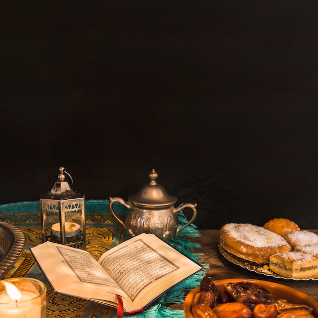 Photo quran amidst food and decorations