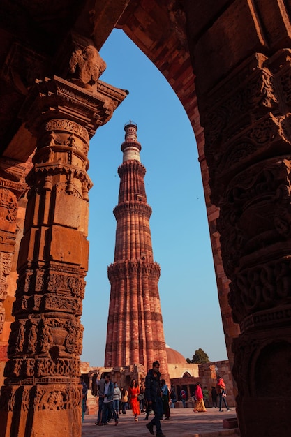 Foto qutub minar minaret een hoogste minaret in india