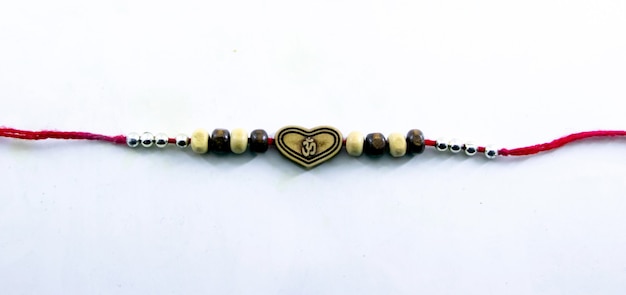 Раахи - традиционный индийский браслет, который является символом ло.