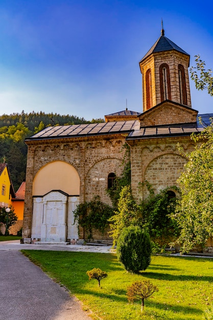 세르비아 Bajina Basta 근처 라카 수도원