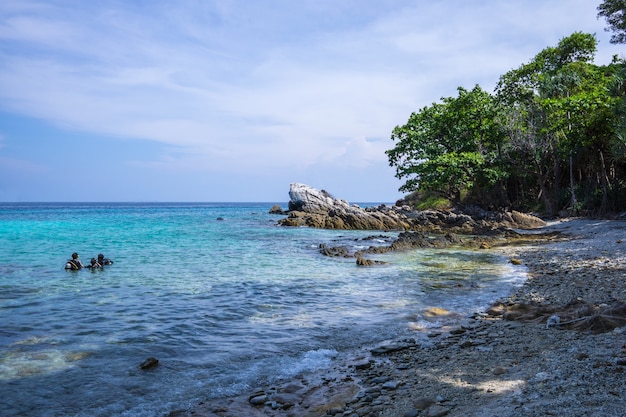 タイのプーケットにあるラチャ島。プーケットで最も美しい島