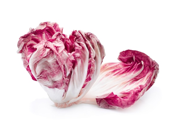 Radicchio, 빨간 샐러드는 흰색 바탕에 격리