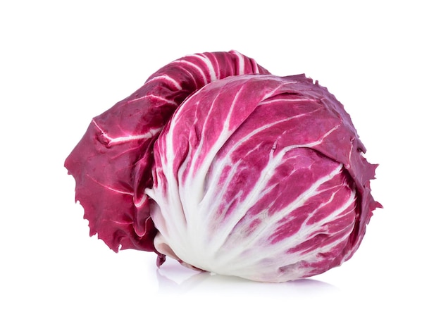 Radicchio, 흰색 배경에 고립 된 빨간 샐러드