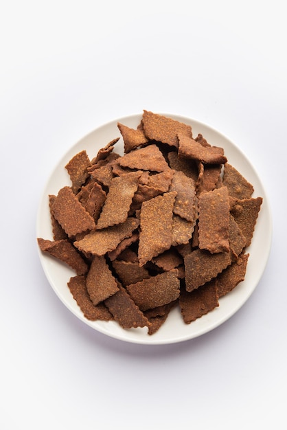 Ragi Chips 또는 Nachni 또는 핑거 기장 웨이퍼 인도 건강 스낵