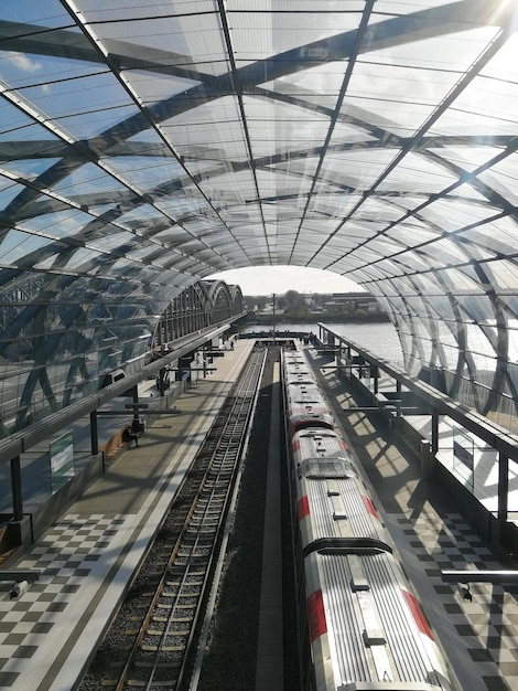 Photo railroad station platform