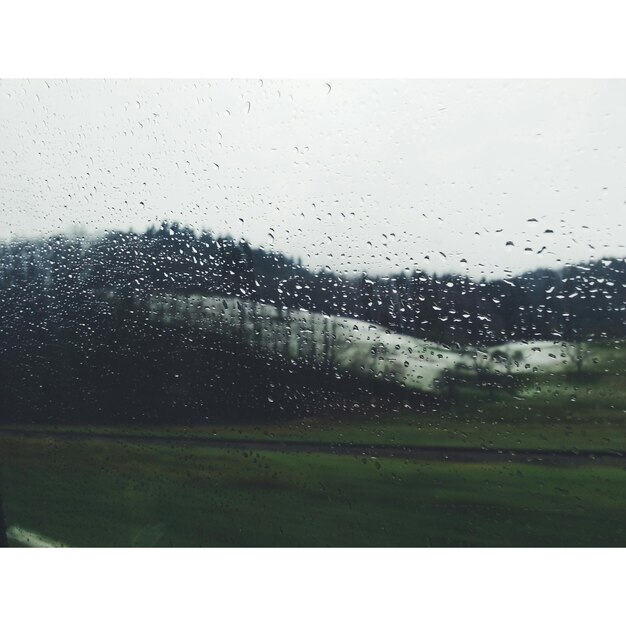 Photo rain drops on glass window