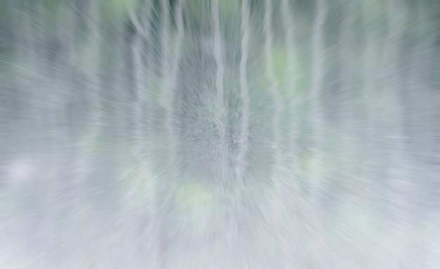Macchie di pioggia su sfondo di vetro con effetto zoom