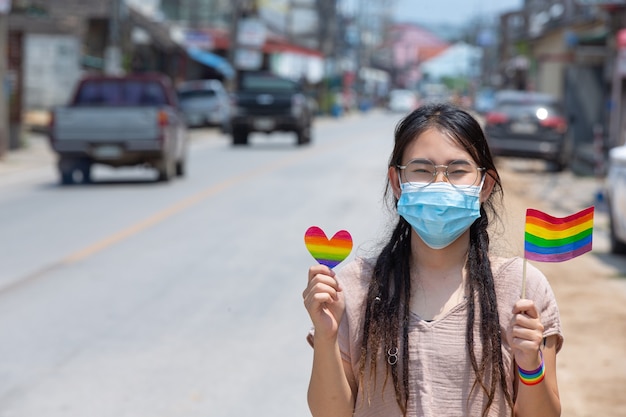 LGBT 커뮤니티 프라이드 개념에 대한 무지개 깃발 인식