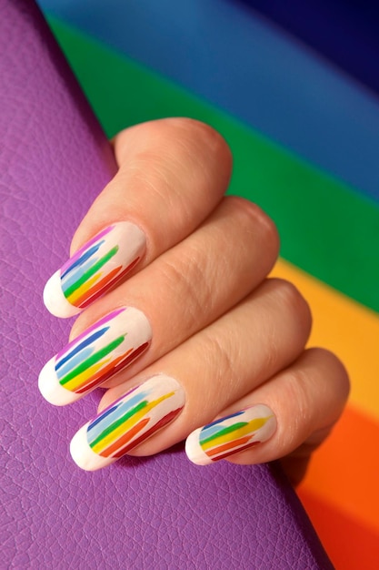 French manicure arcobaleno