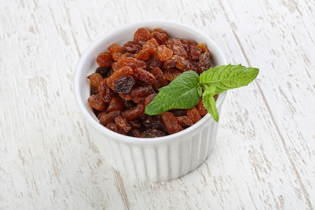 Raisin in the bowl