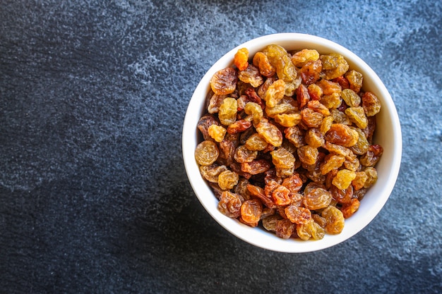 Photo raisins, delicious dried grapes