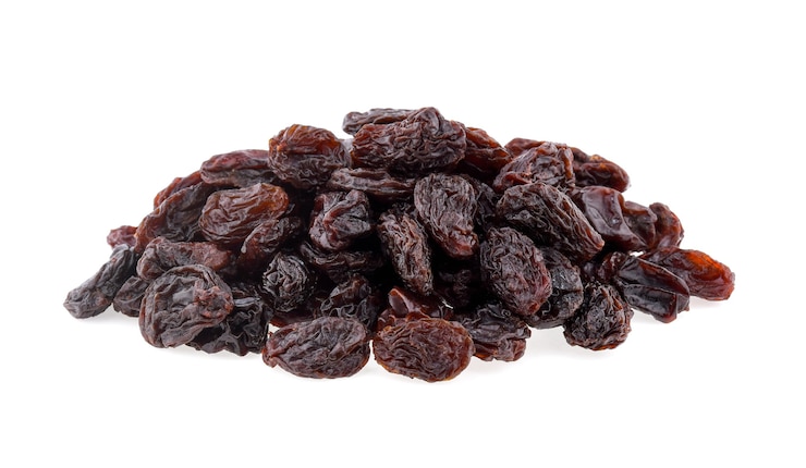Photo raisins isolated