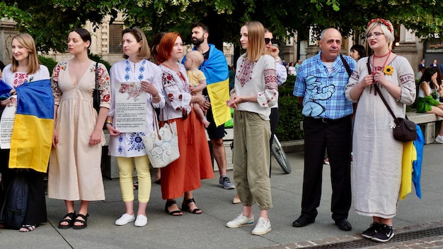 Фото Митинг украинцев против войны в украине