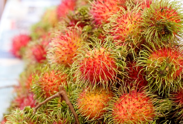 람부탄은 태국 열대 과일입니다.