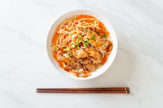 Photo ramen noodles with gyoza or pork dumplings