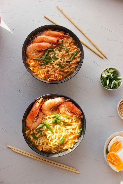 Ramen soup with prawns and green onions