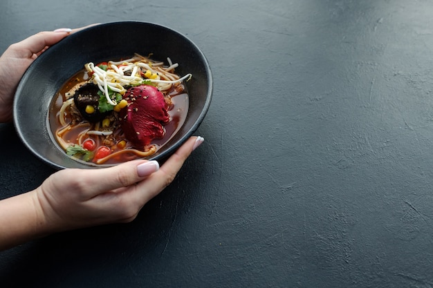 Ramen zelfgemaakte recept chinese fast food maaltijd